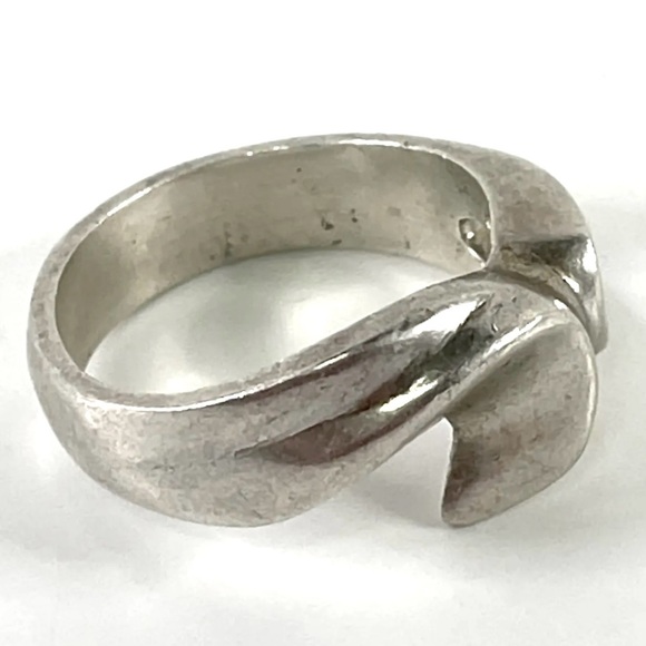Signed, Taxco Vintage Sterling Silver Modern Wave Ring Sz 8 1/4 US - Picture 2 of 4